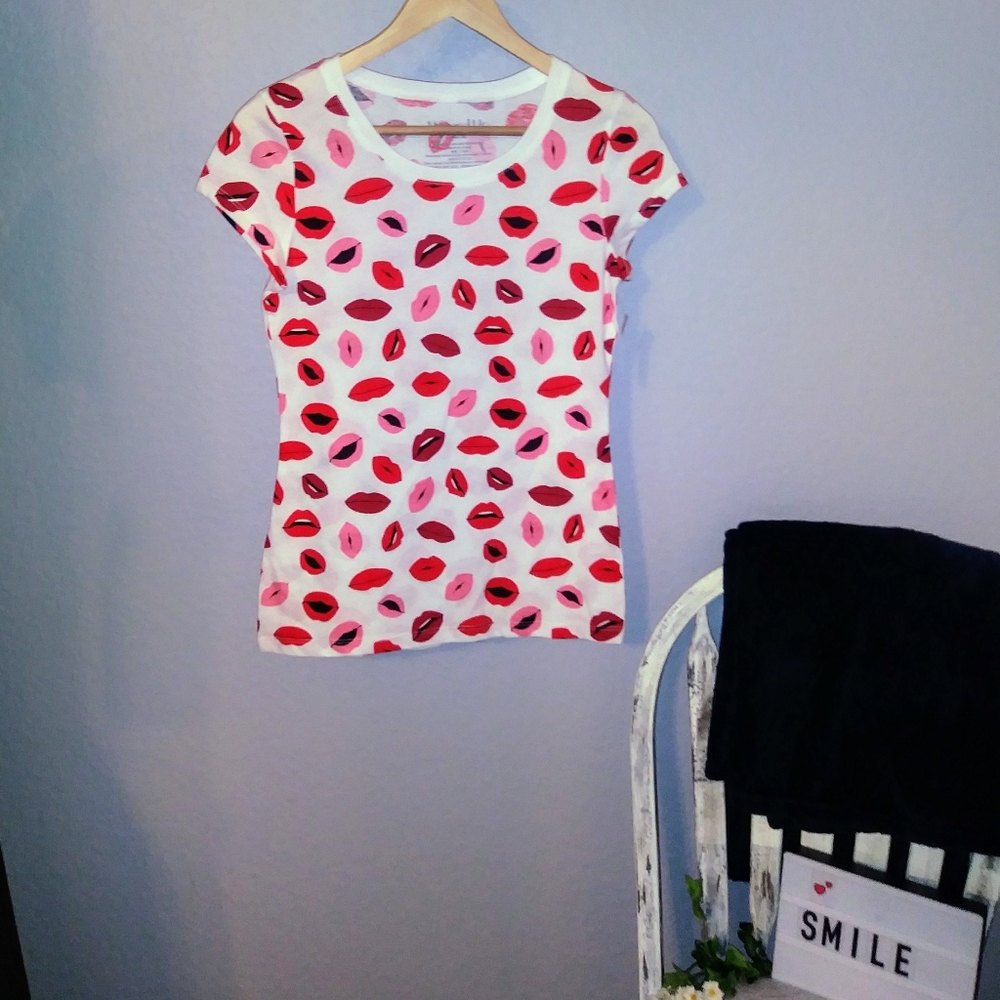 NWT-Graphic Tee